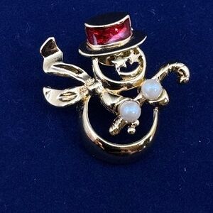 Vintage 1991 Avon Snowman Pin Gold Tone Red Hat Faux Pearls